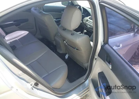 2011 Honda Accord 2.4 Lx z USA, uszkodzony, nr VIN 1HGCP2F39BA059357